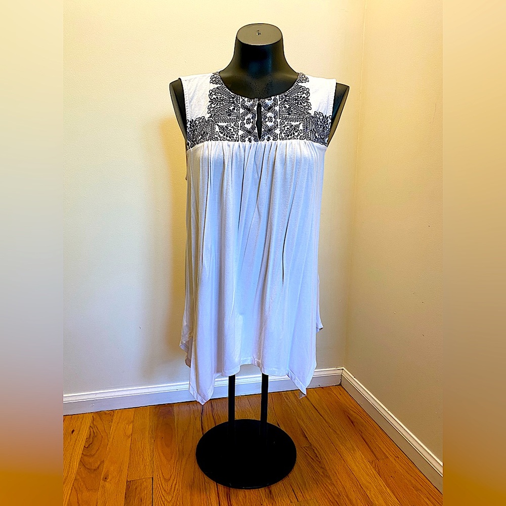 ADRIANNA PAPELL | Embroidered top